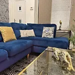 Sheffield - House - Sleeps 5 - Parking - Garden