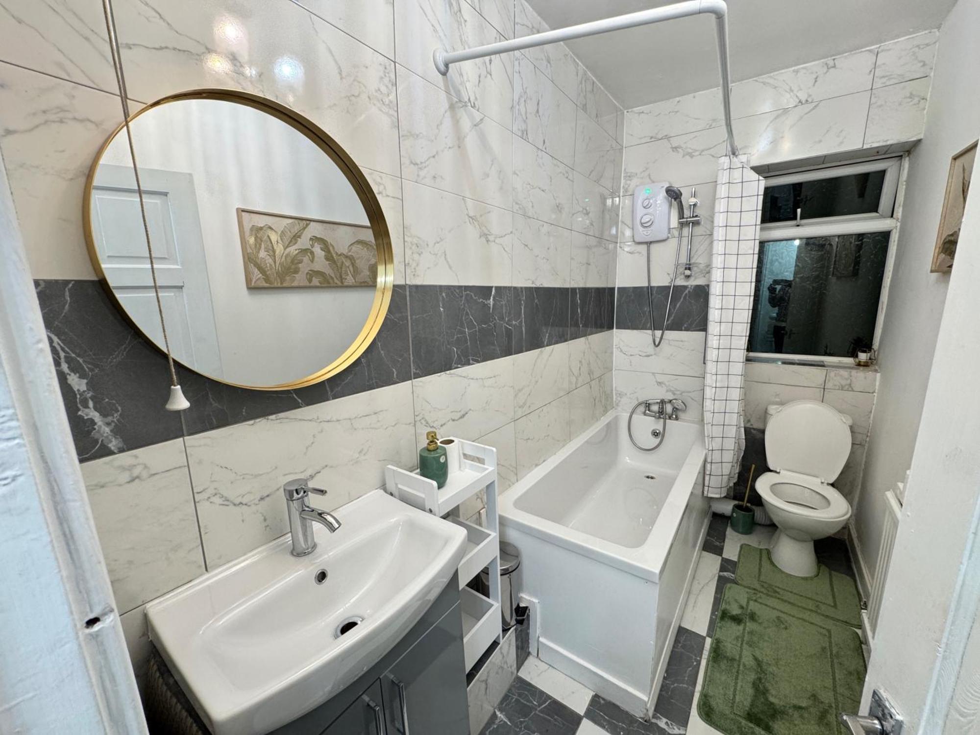 - House - Sleeps 5 - Parking - Garden * Sheffield
