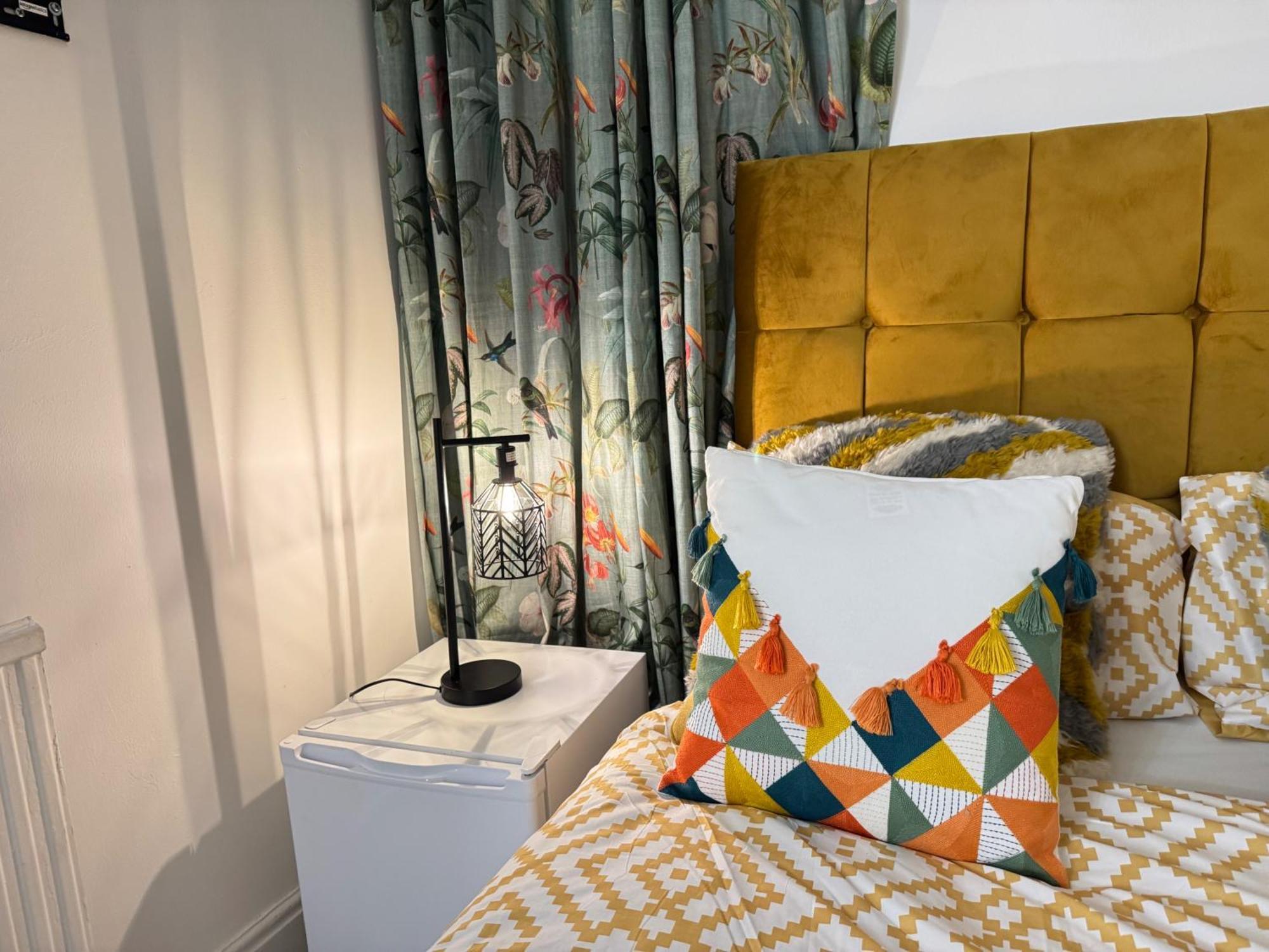 - House - Sleeps 5 - Parking - Garden Holiday home Sheffield